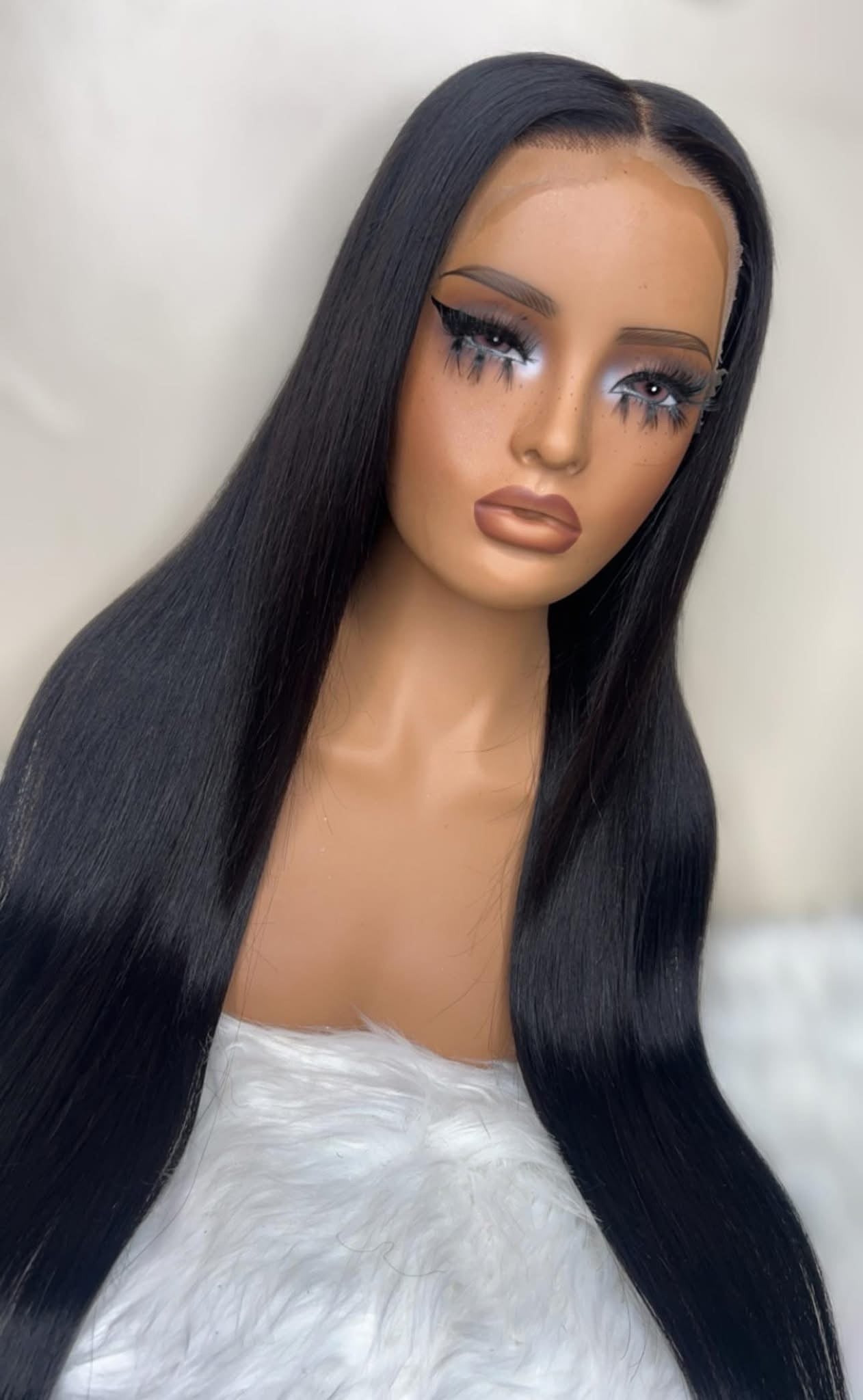 Naomi Wig